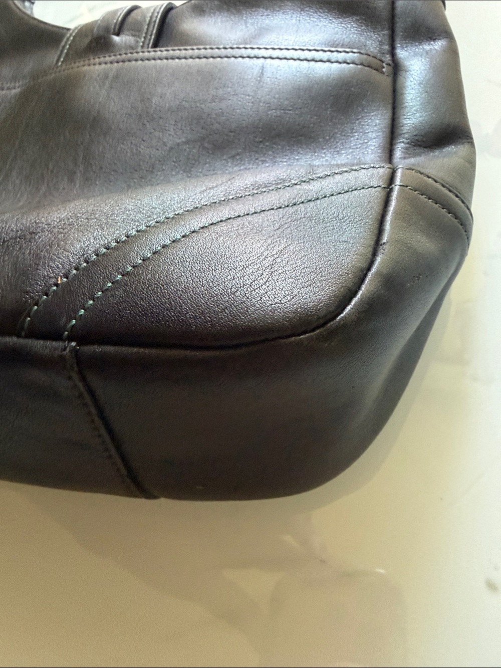 Coach Black Leather Shoulder Bag with Brass Hardware 2005 Hamilton - Picture 5 of 9